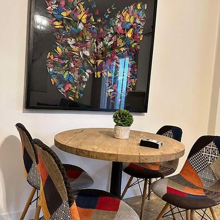 אתונה Cozy Apartment At Gazi Square מראה חיצוני תמונה