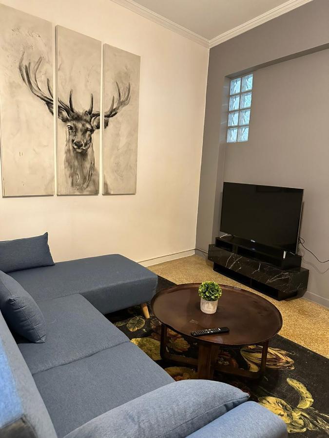 אתונה Cozy Apartment At Gazi Square מראה חיצוני תמונה